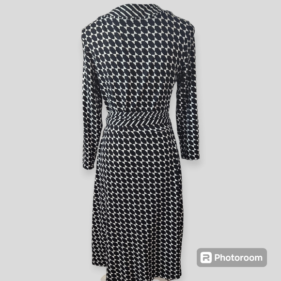 Banana Republic Gemma Printed Wrap Dress size medium - Picture 3 of 8